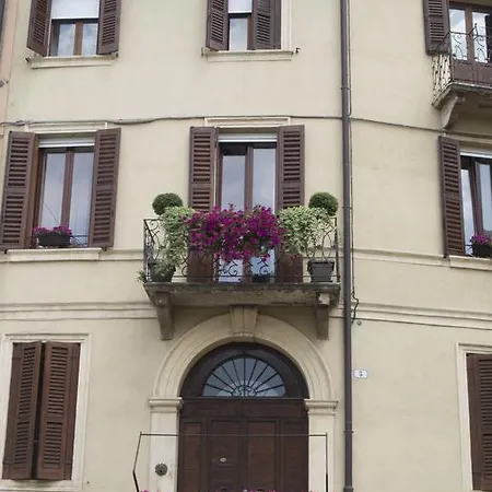 维罗纳中心住宿加早餐酒店