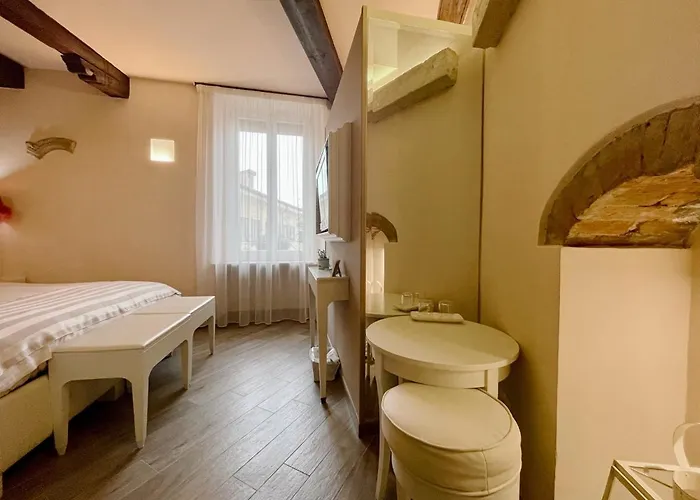 Centro فندق مبيت وإفطار 4*