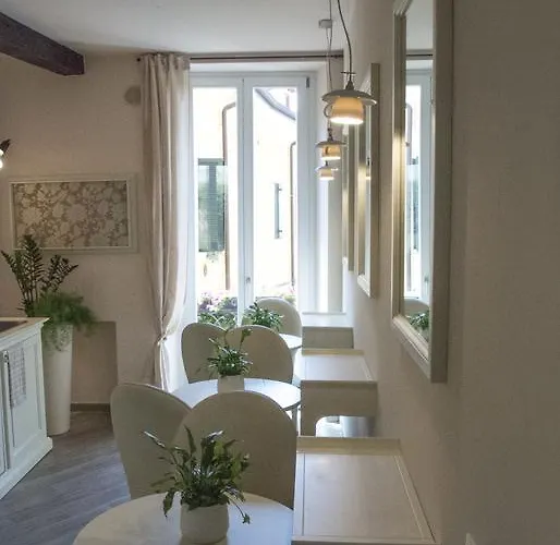 Centro فندق مبيت وإفطار 4*